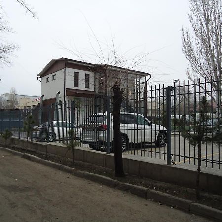 Tumar Hotel Bishkek Ngoại thất bức ảnh