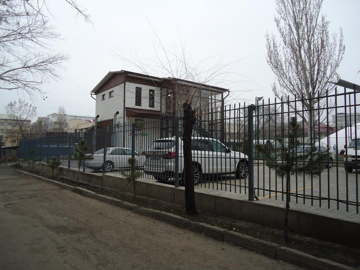 Tumar Hotel Bishkek Ngoại thất bức ảnh
