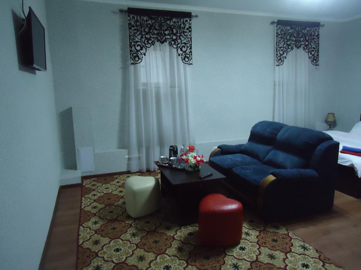Tumar Hotel Bishkek Ngoại thất bức ảnh
